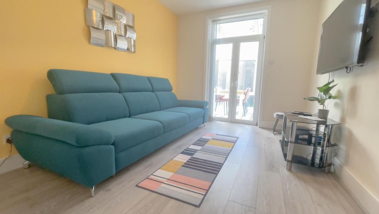 Large 3 Bedroom & 2 Bath - Ground Floor With Parking 伯恩茅斯 外观 照片