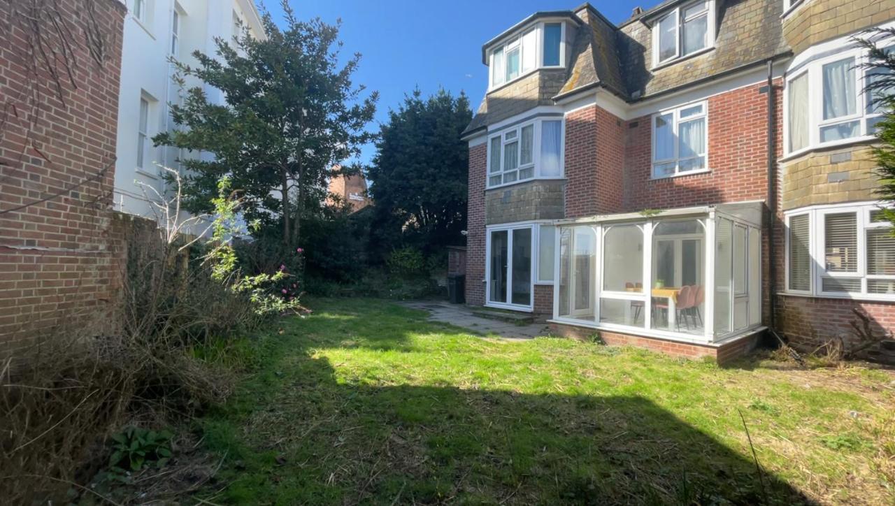 Large 3 Bedroom & 2 Bath - Ground Floor With Parking 伯恩茅斯 外观 照片