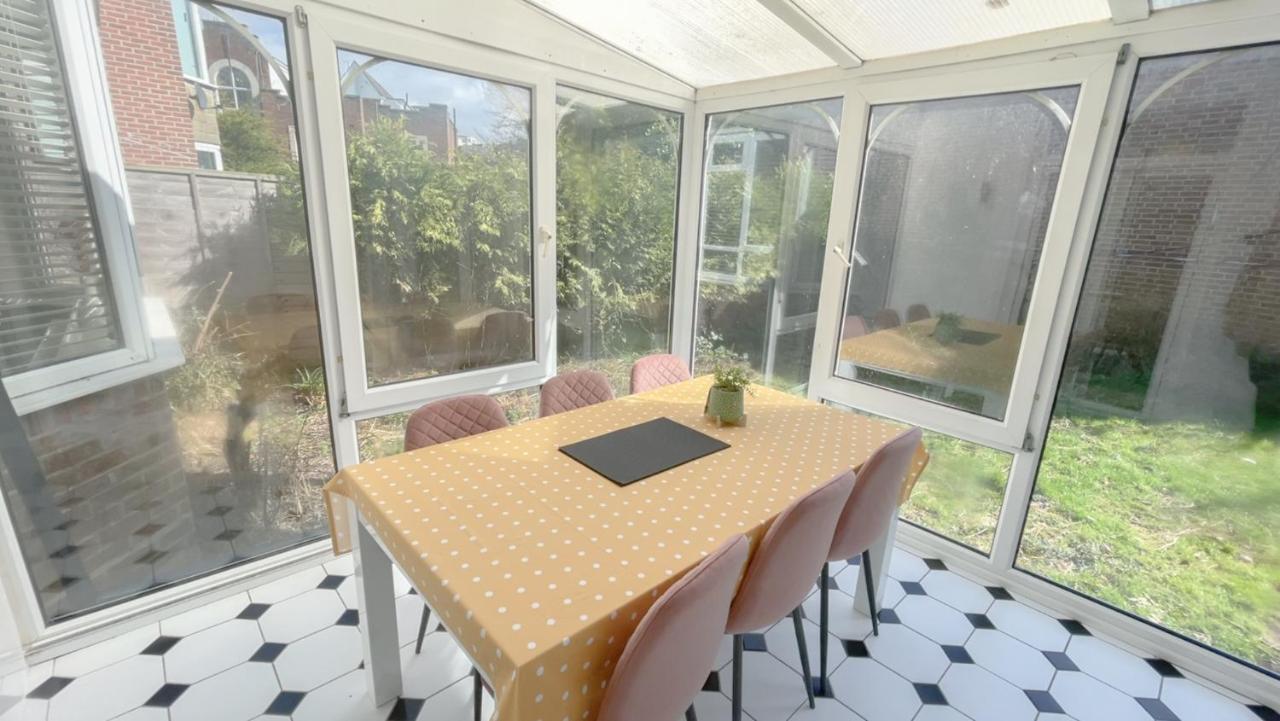 Large 3 Bedroom & 2 Bath - Ground Floor With Parking 伯恩茅斯 外观 照片